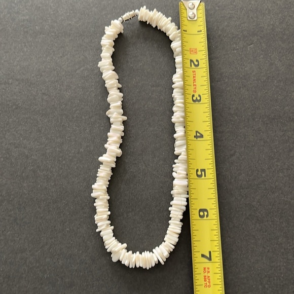 White shell necklace! - Picture 2 of 2